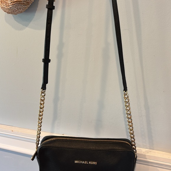 🖤💛MICHAEL KORS
Chain-Link Saffiano Leather Crossbody Bag - Picture 3 of 11